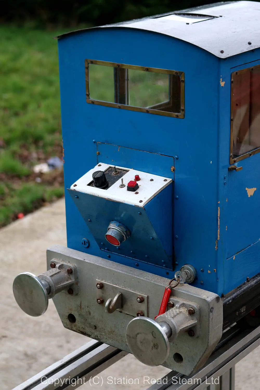 7 1/4 inch gauge battery-electric shunter