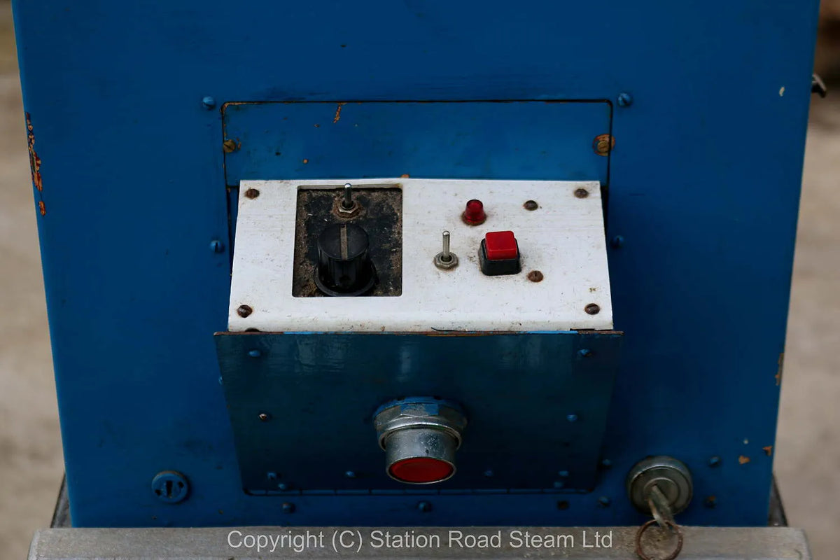 7 1/4 inch gauge battery-electric shunter