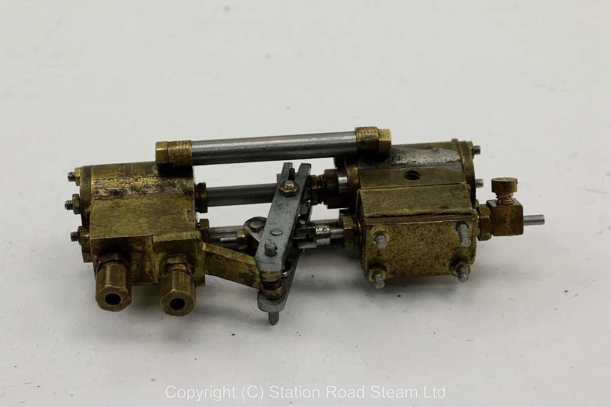 Small horizontal steam pump