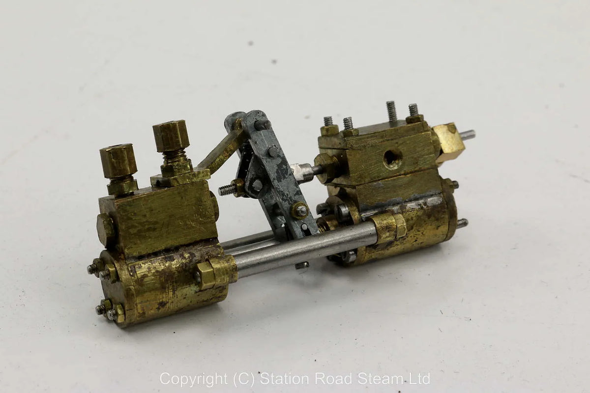 Small horizontal steam pump