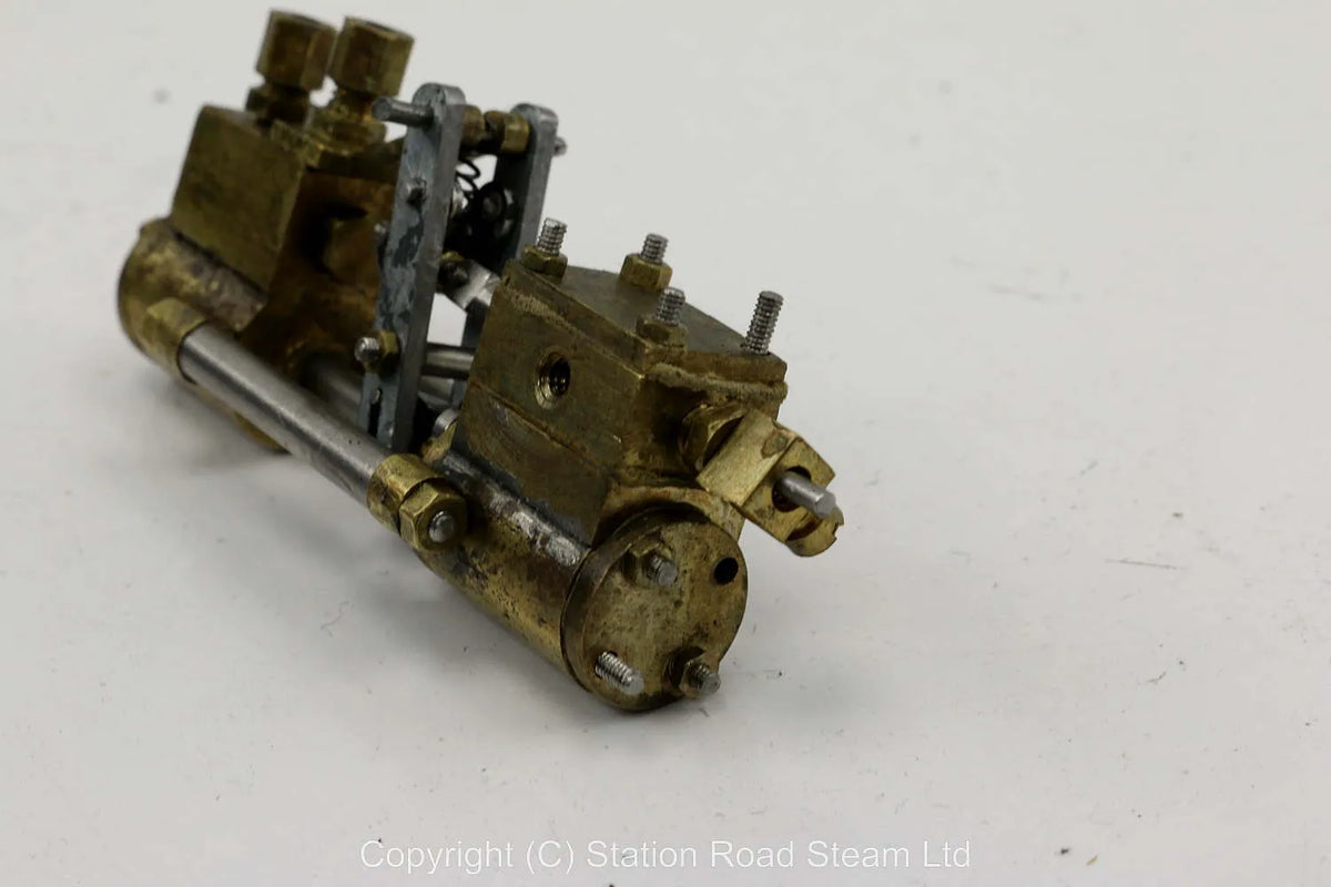 Small horizontal steam pump
