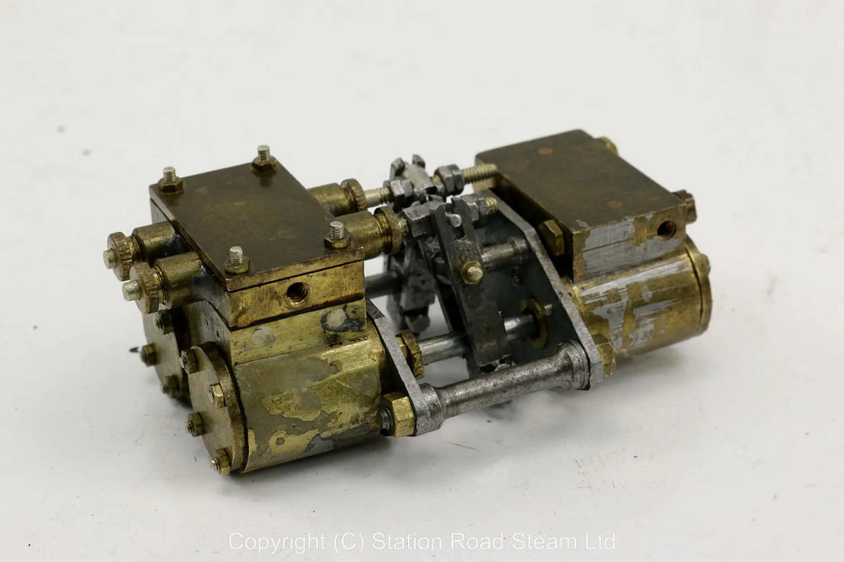 Small duplex steam pump
