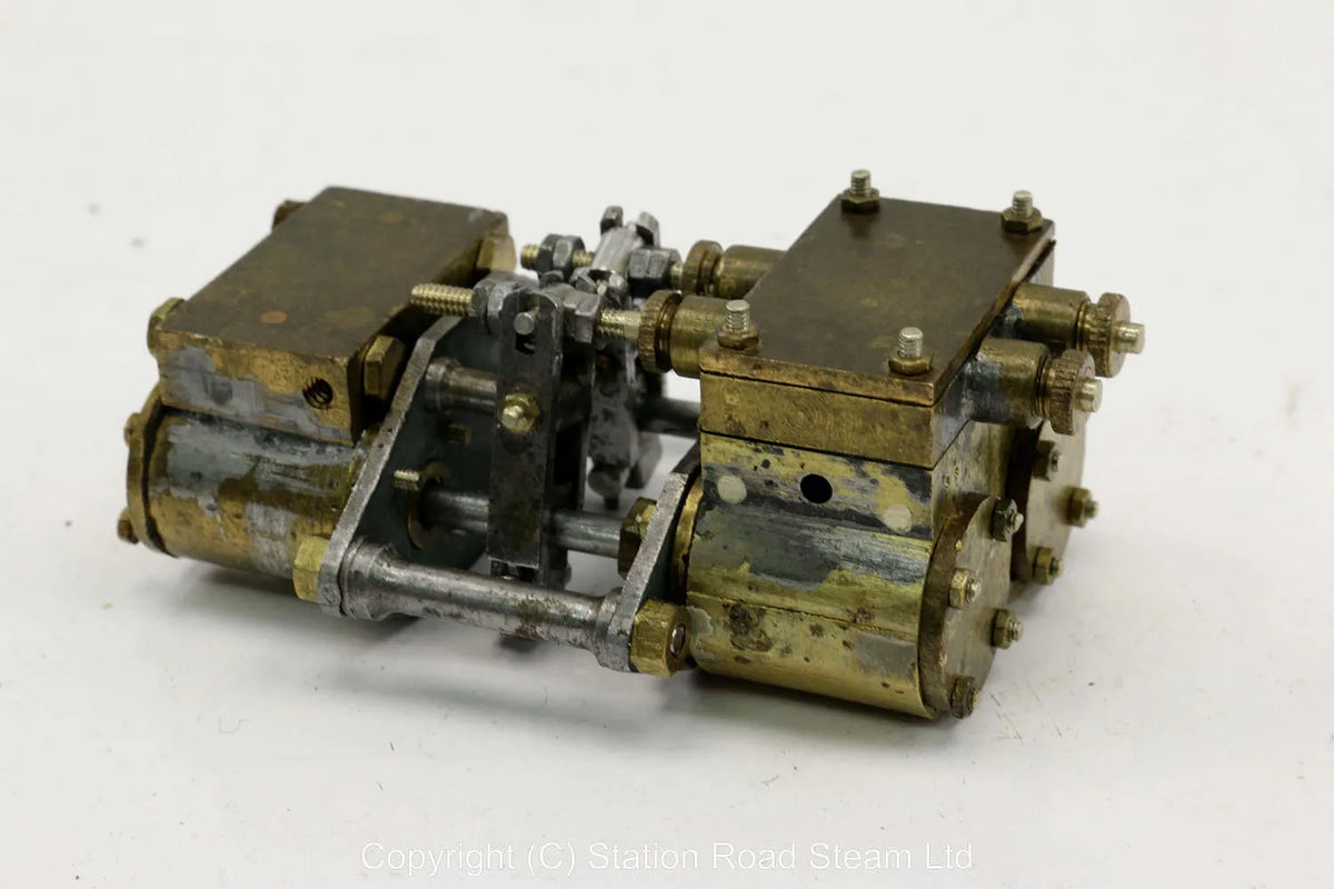 Small duplex steam pump