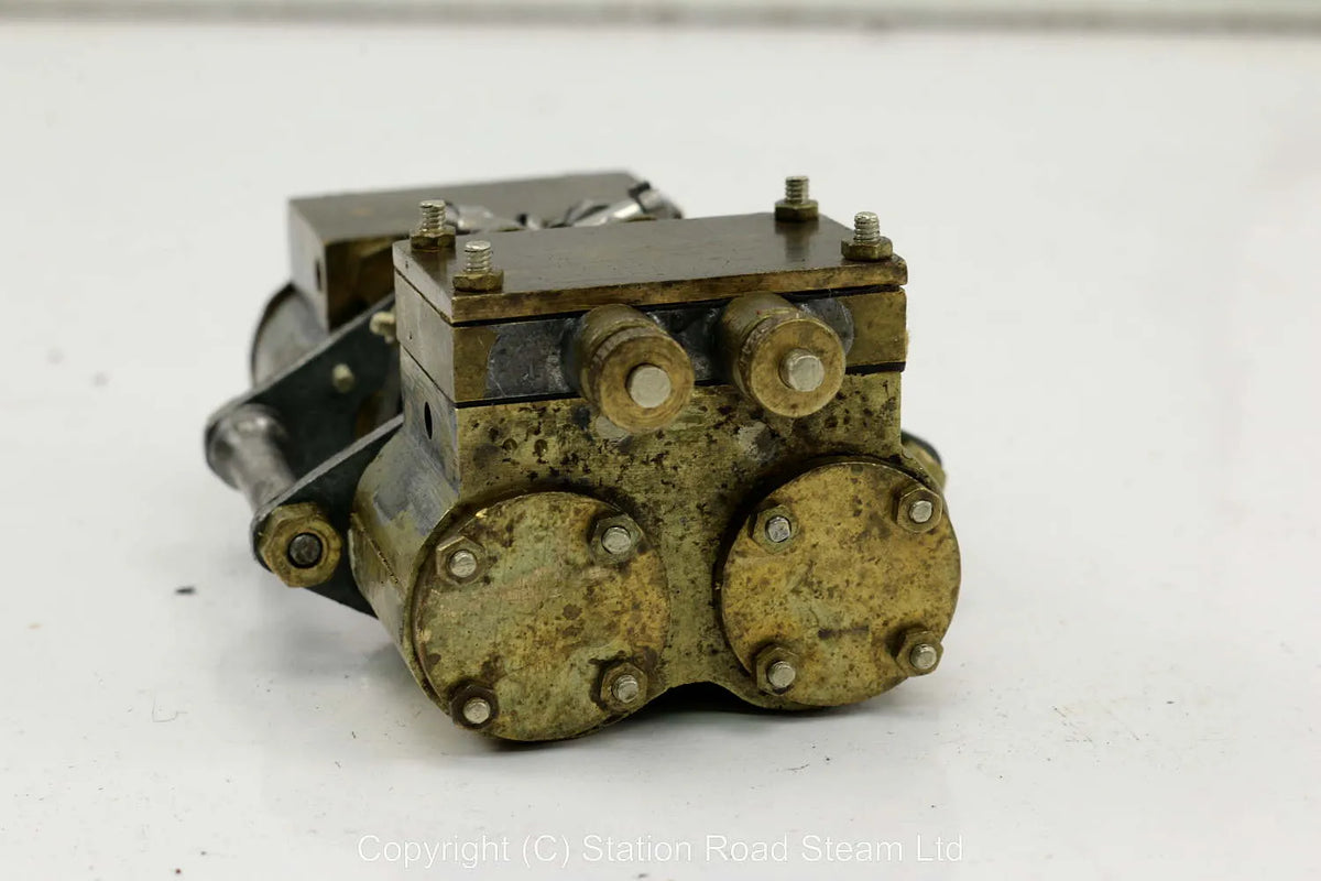 Small duplex steam pump