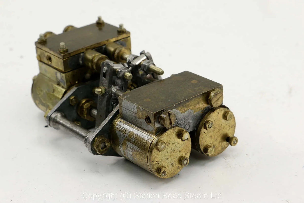 Small duplex steam pump