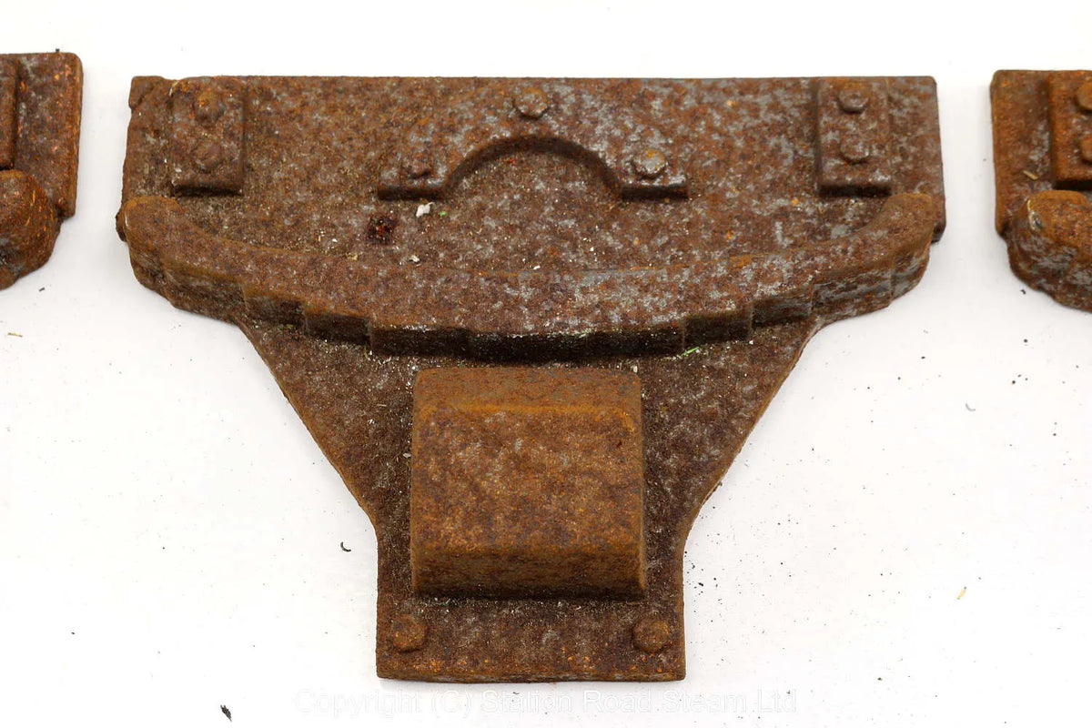 Eight 7 1/4 inch gauge axlebox pillar castings