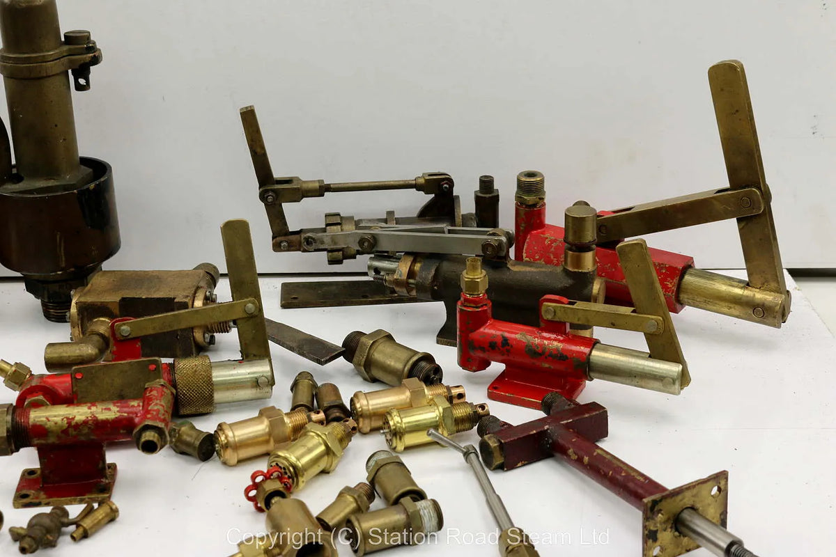 Large lot of injectors, safety valves, gauges, pumps etc