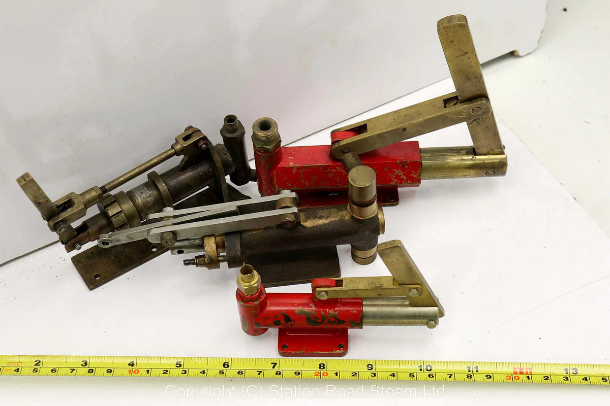 Large lot of injectors, safety valves, gauges, pumps etc