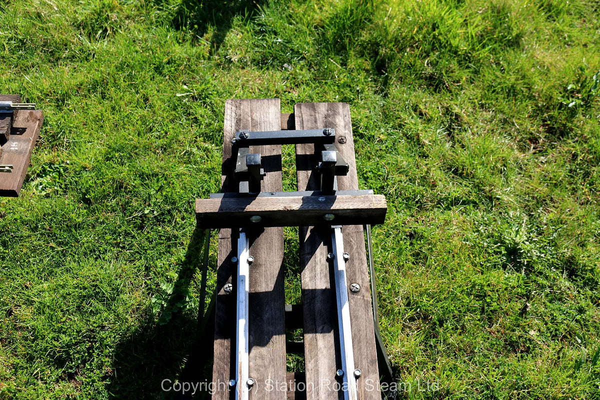 Five panels raised level 5 inch gauge track