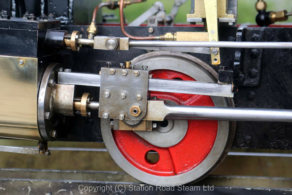 5 inch gauge "Sweet Pea" with driving truck