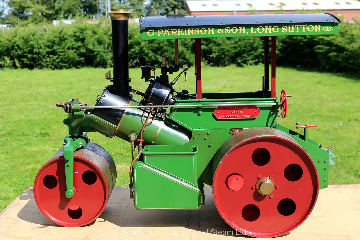 3 inch scale Wallis and Steevens "Simplicity" roller with driving truck