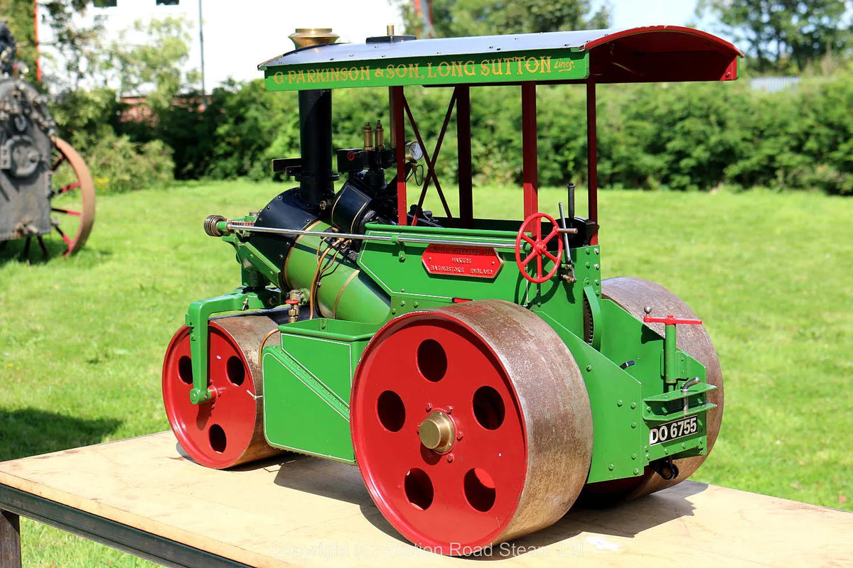 3 inch scale Wallis and Steevens "Simplicity" roller with driving truck