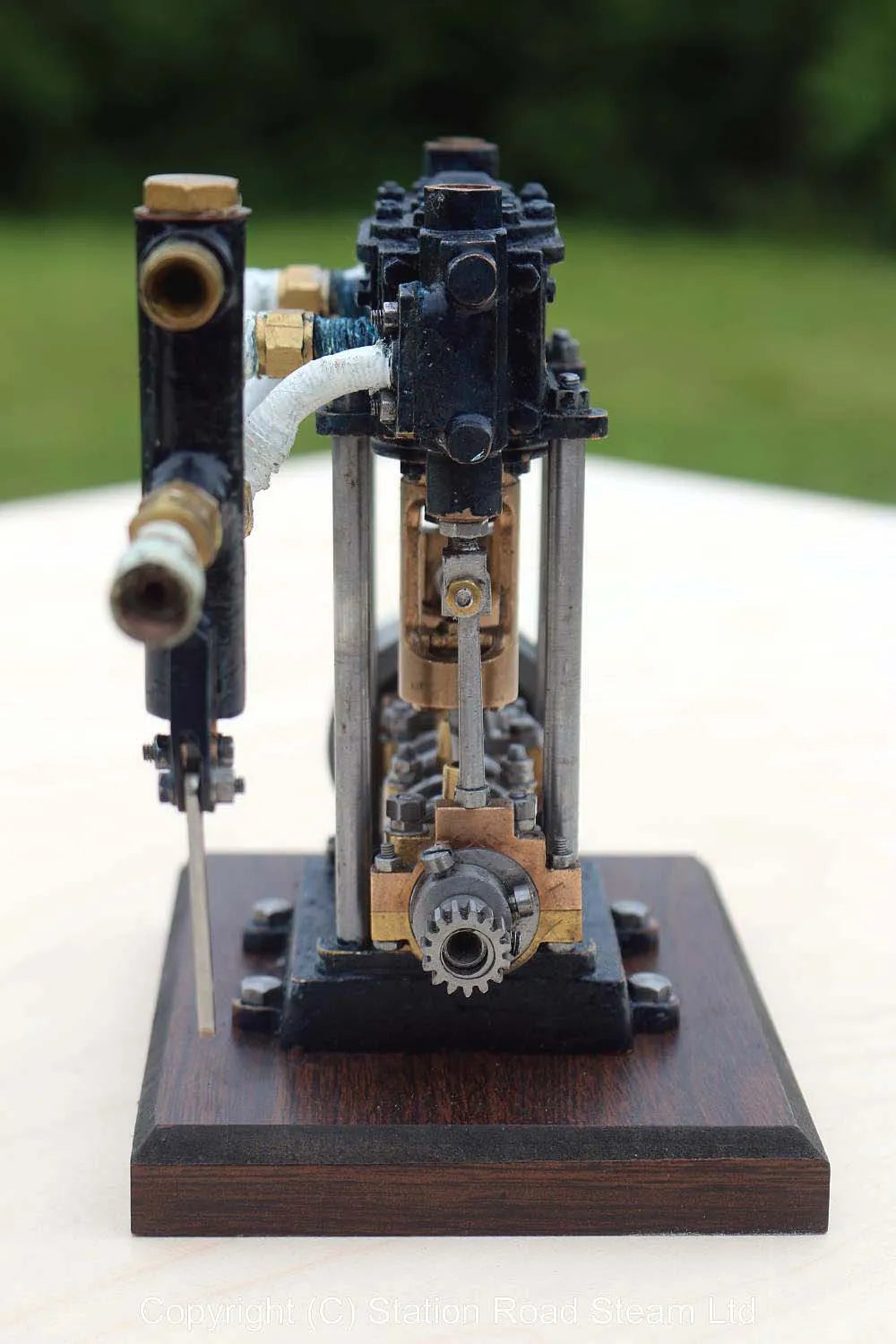 Reeves "Borderer" vertical twin with reversing