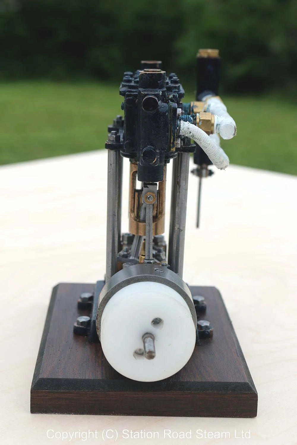 Reeves "Borderer" vertical twin with reversing