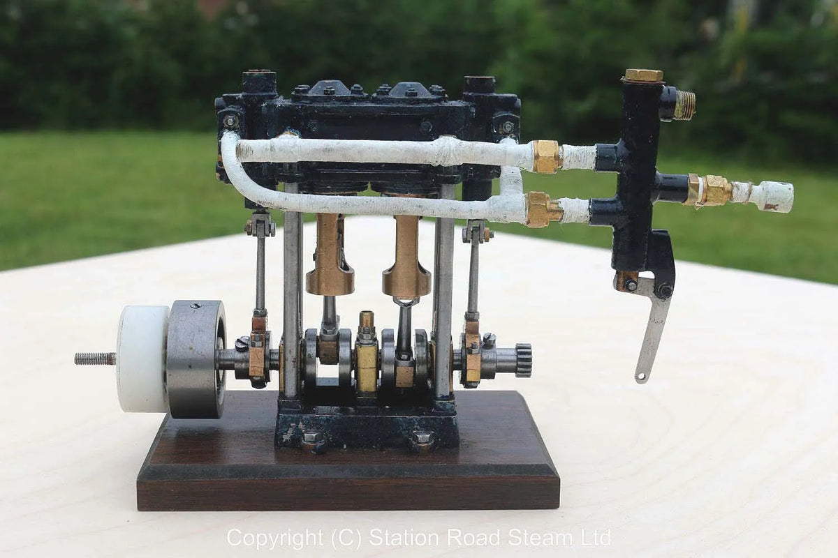 Reeves "Borderer" vertical twin with reversing