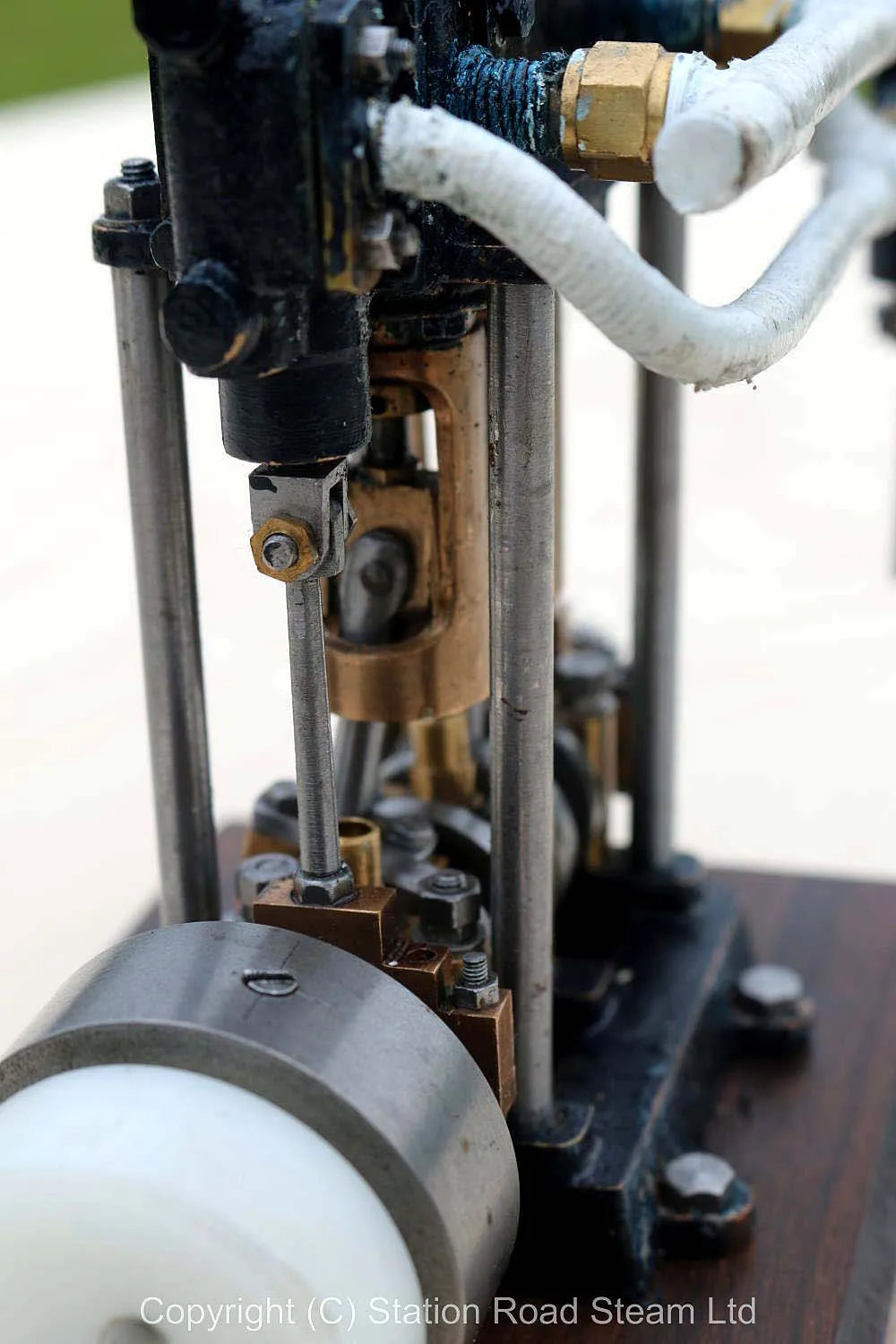 Reeves "Borderer" vertical twin with reversing