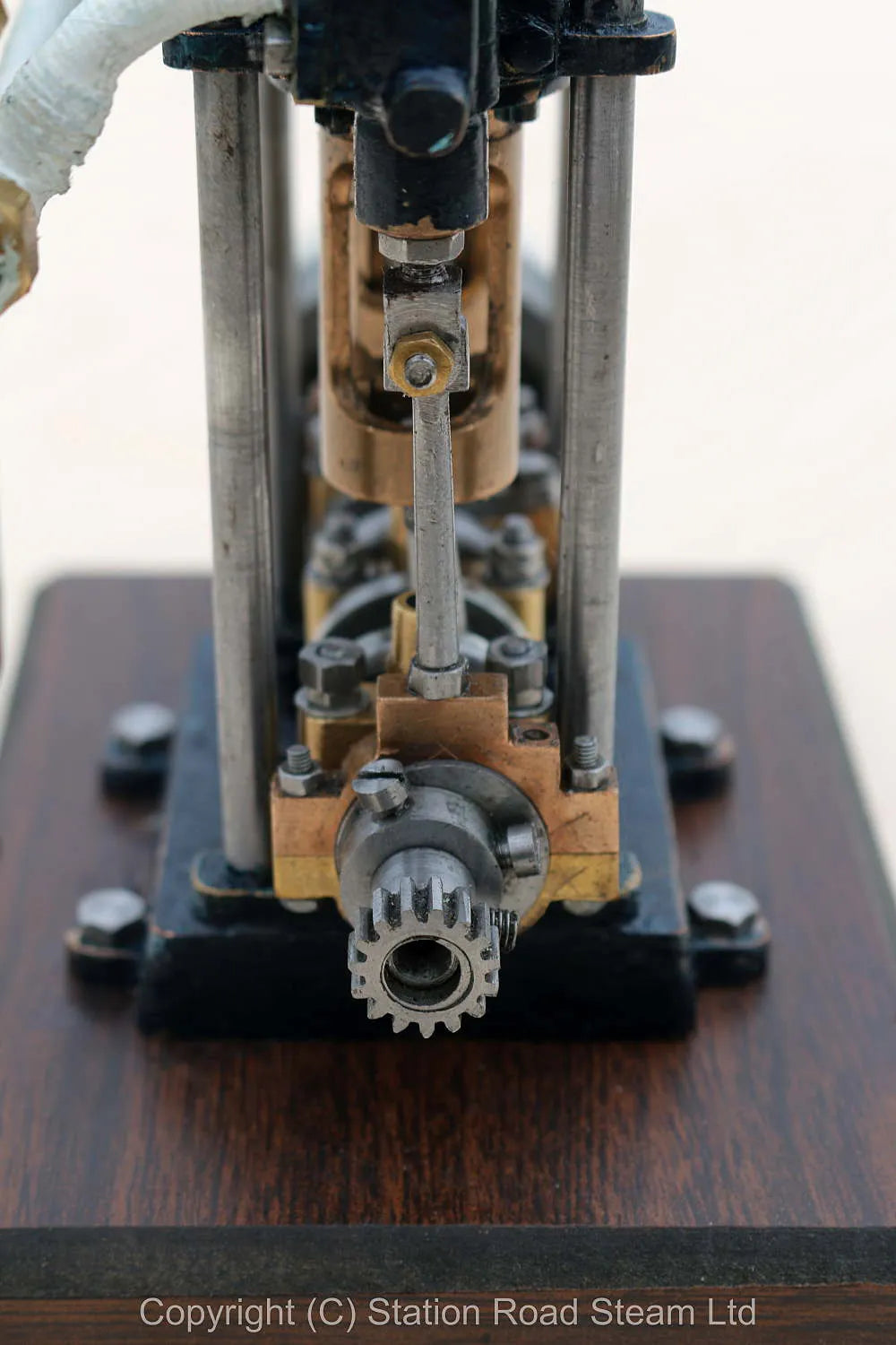 Reeves "Borderer" vertical twin with reversing