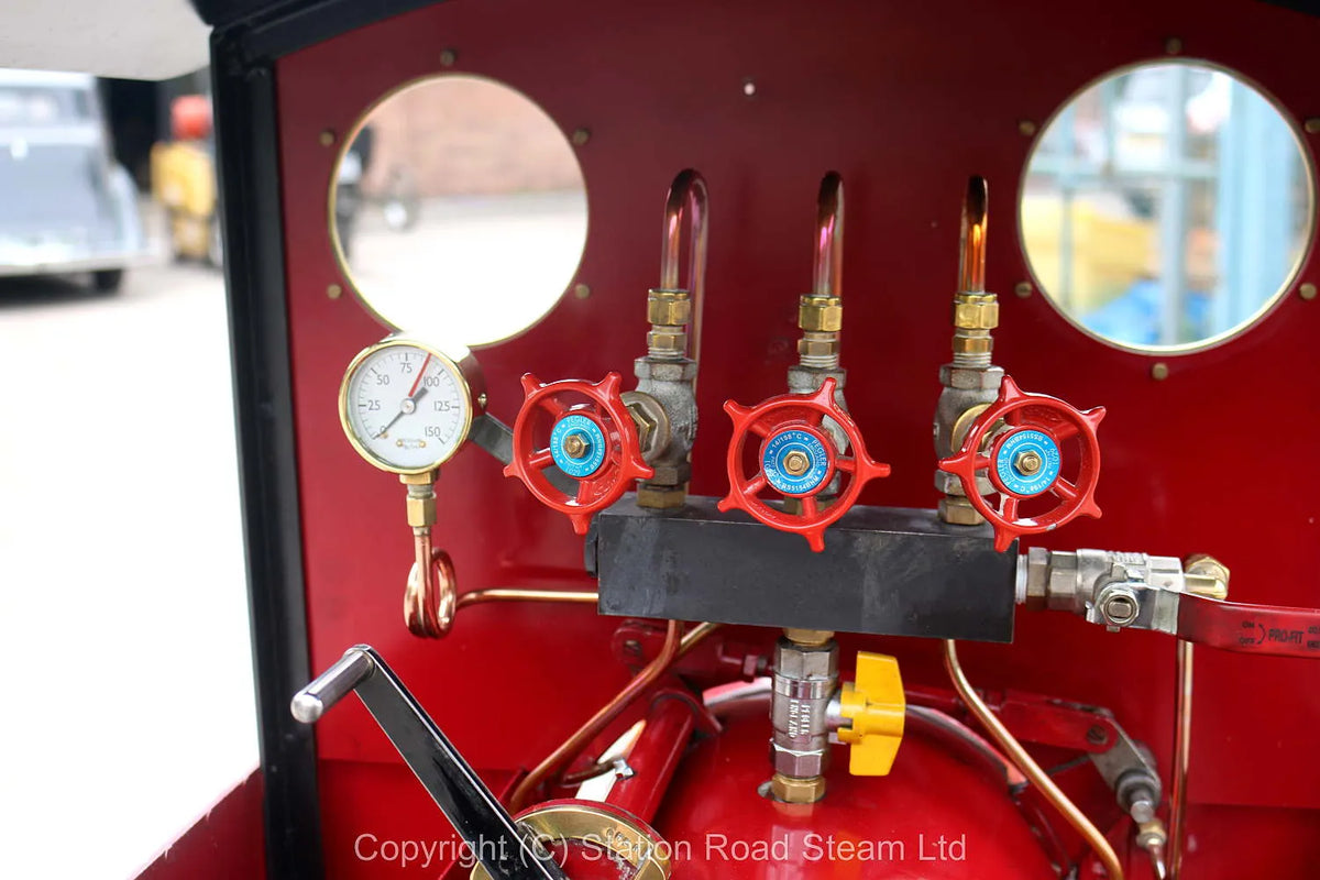 7 1/4 inch gauge "Romulus" 0-4-0T with tender