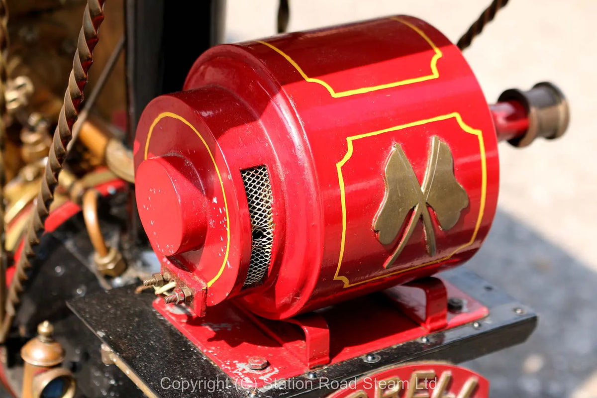 2 1/2 inch scale Showmans tractor with driving truck