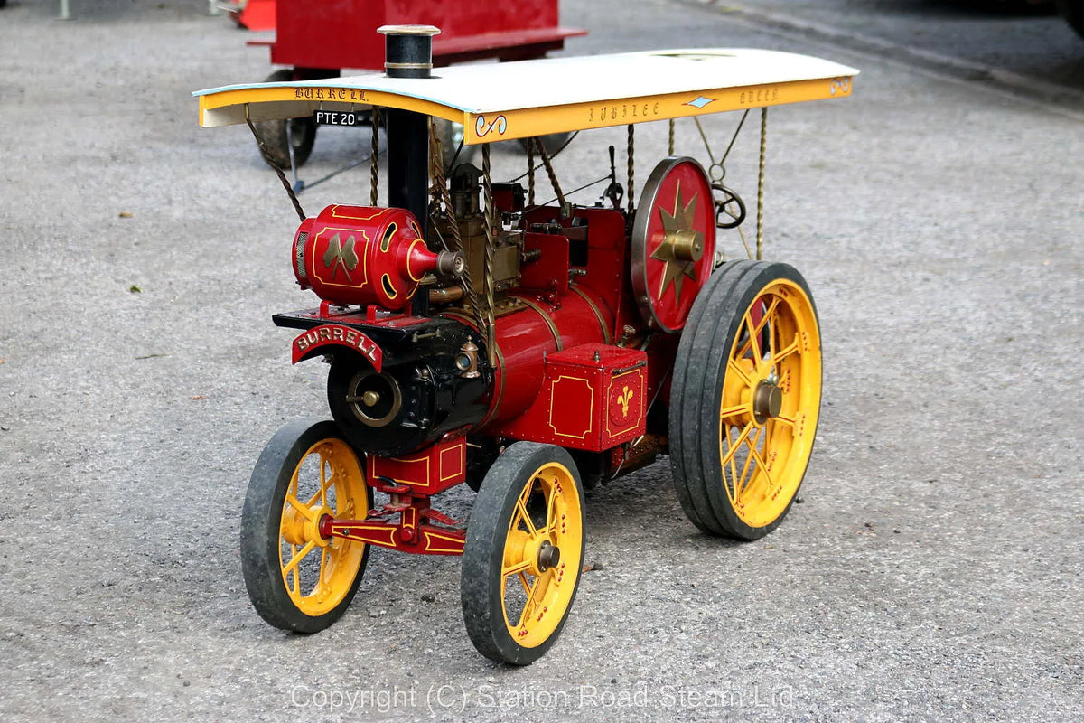 2 1/2 inch scale Showmans tractor with driving truck