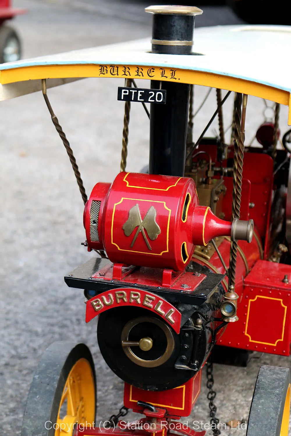 2 1/2 inch scale Showmans tractor with driving truck
