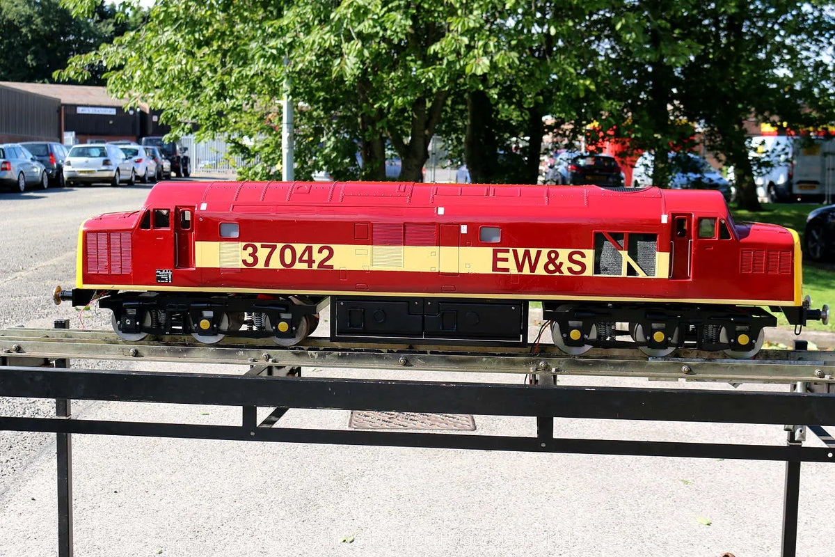 5 inch gauge Class 37 battery electric with new batteries
