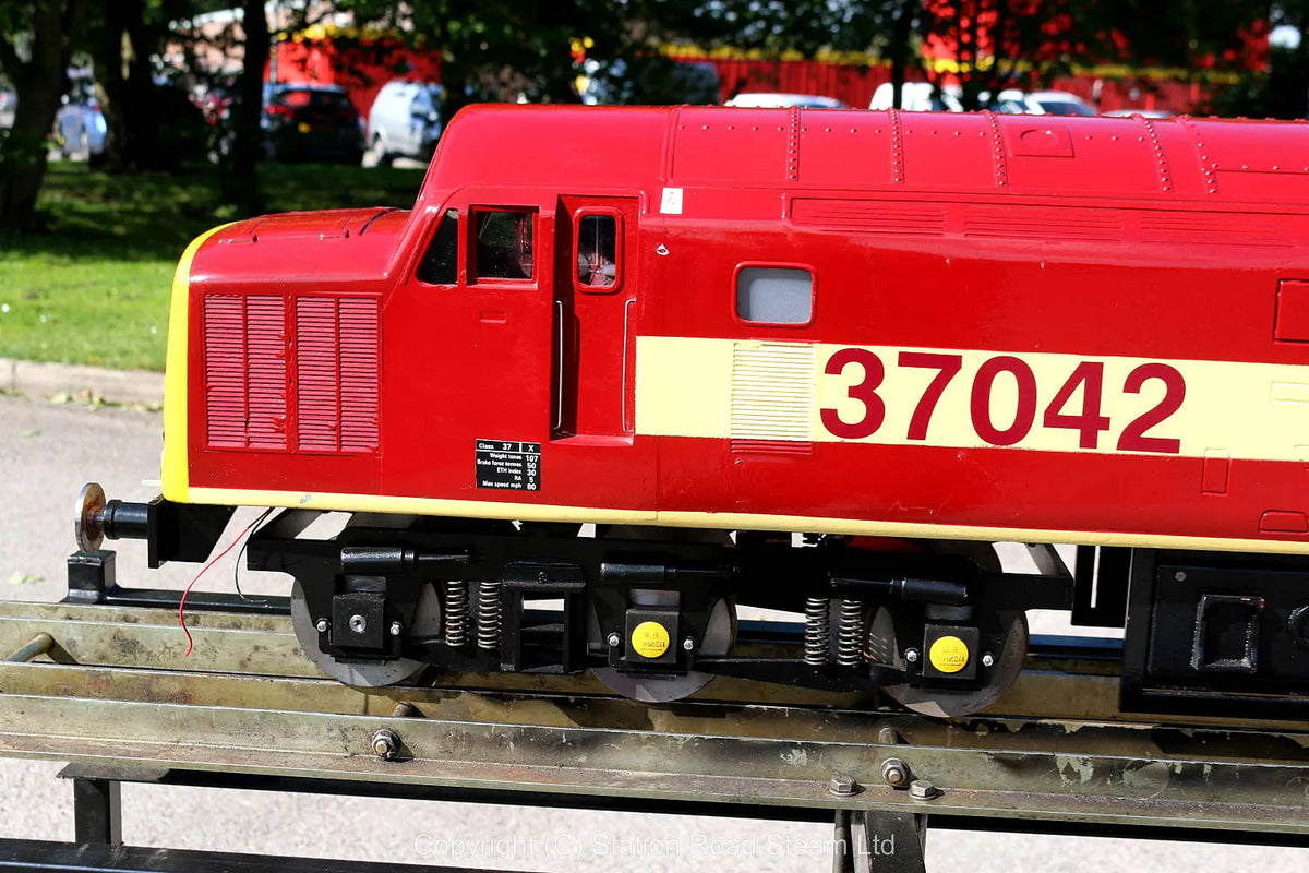 5 inch gauge Class 37 battery electric with new batteries