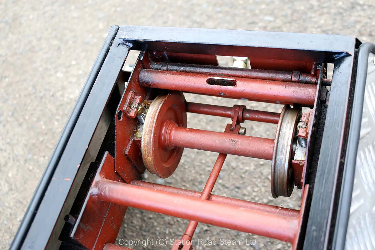 5 inch gauge braked raised level driving truck with leg boards