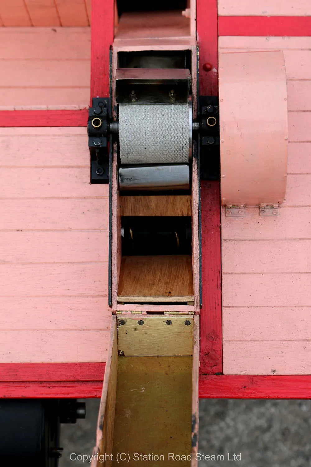 3 inch scale Garrett threshing machine
