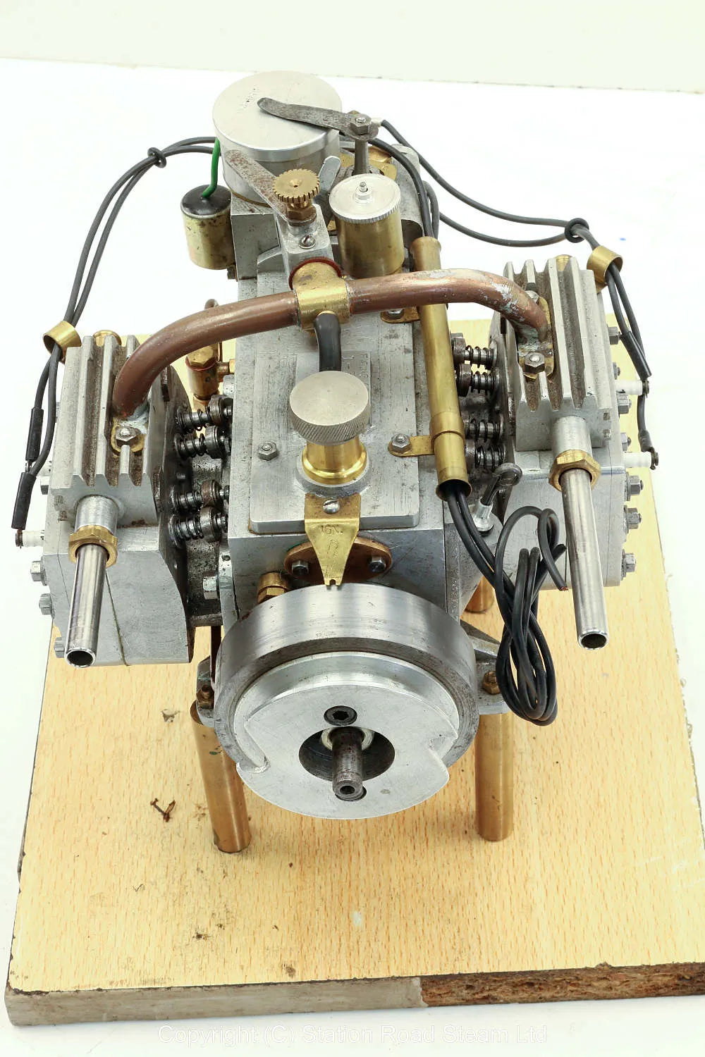 "Mastiff" flat four side valve engine