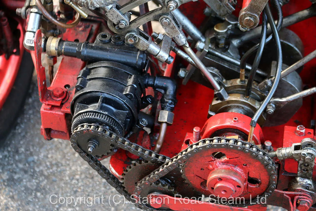 V-twin steam tricycle