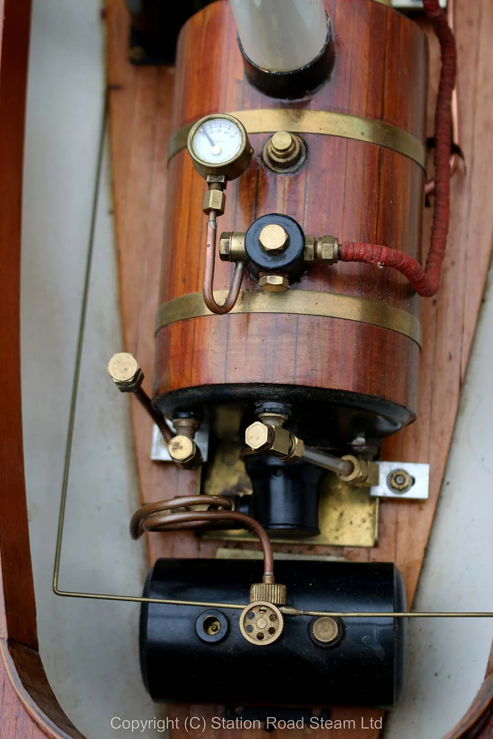 Gas-fired Krick "Victoria" steam launch with V-twin plant