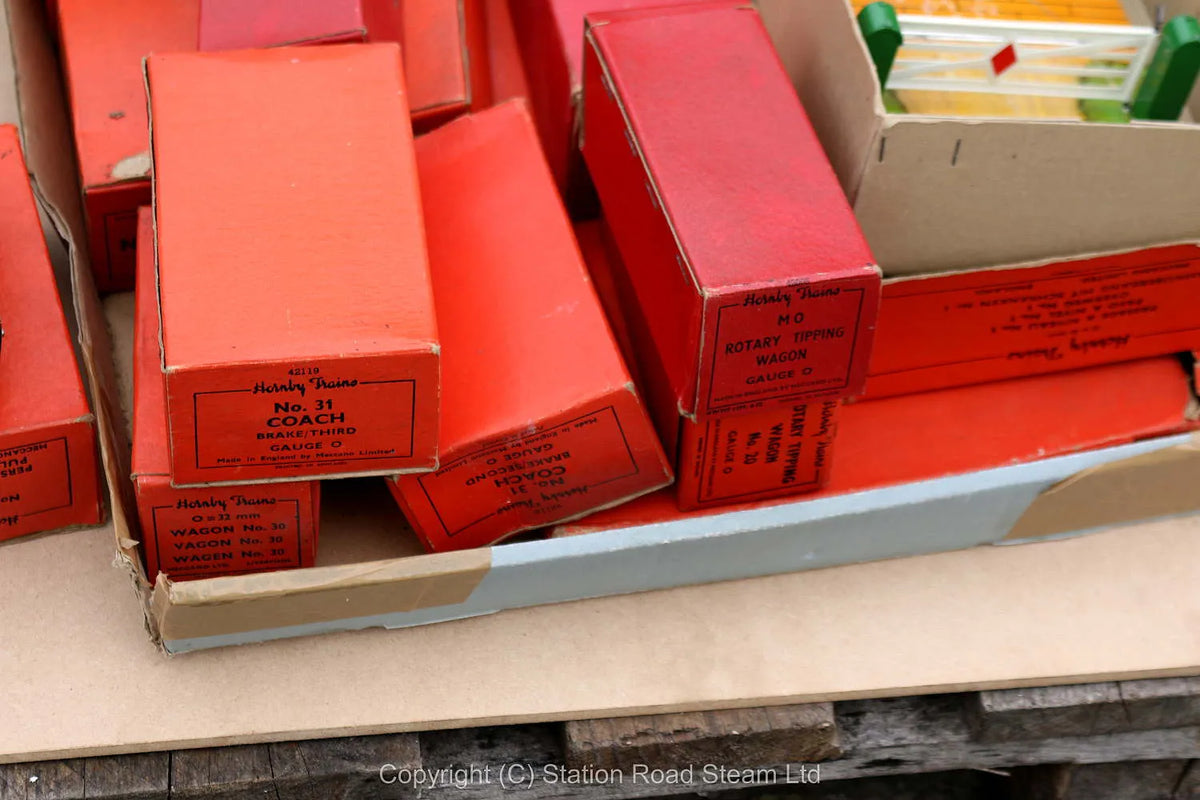 Wooden & tinplate wagons & accessories