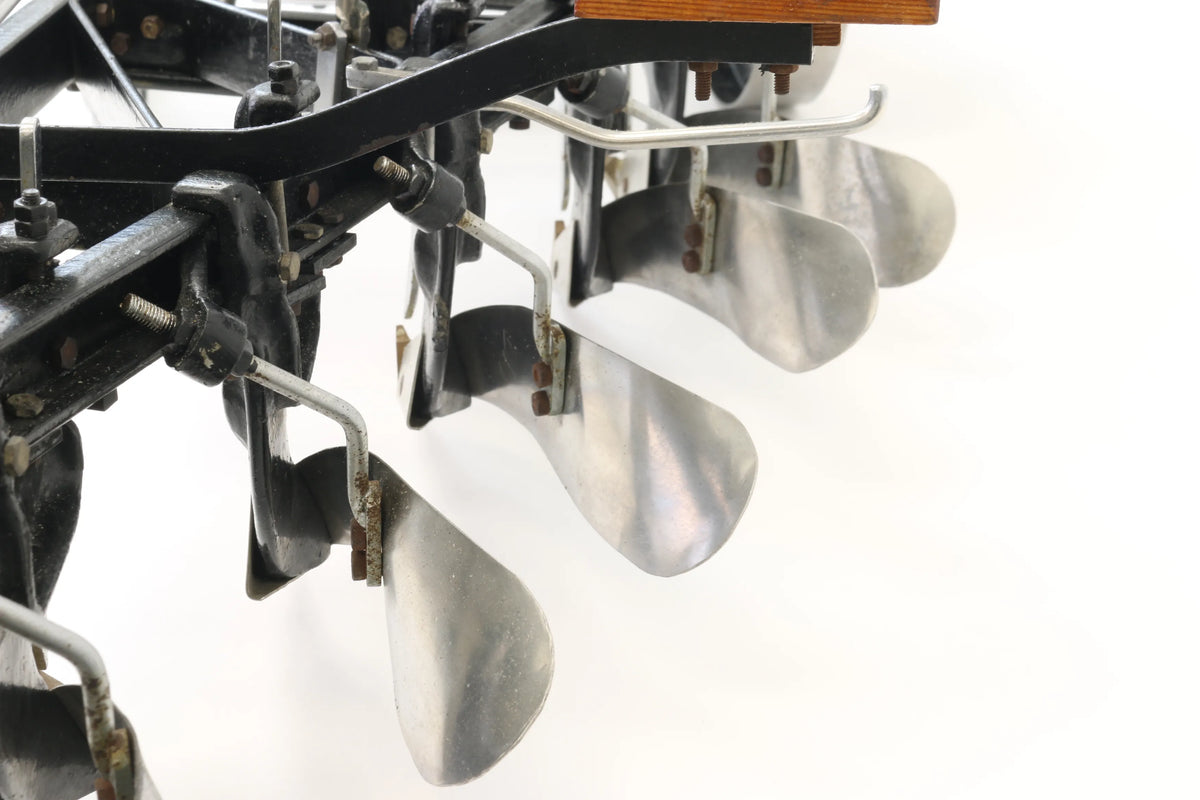 2 inch scale Fowler 6 furrow balanced plough