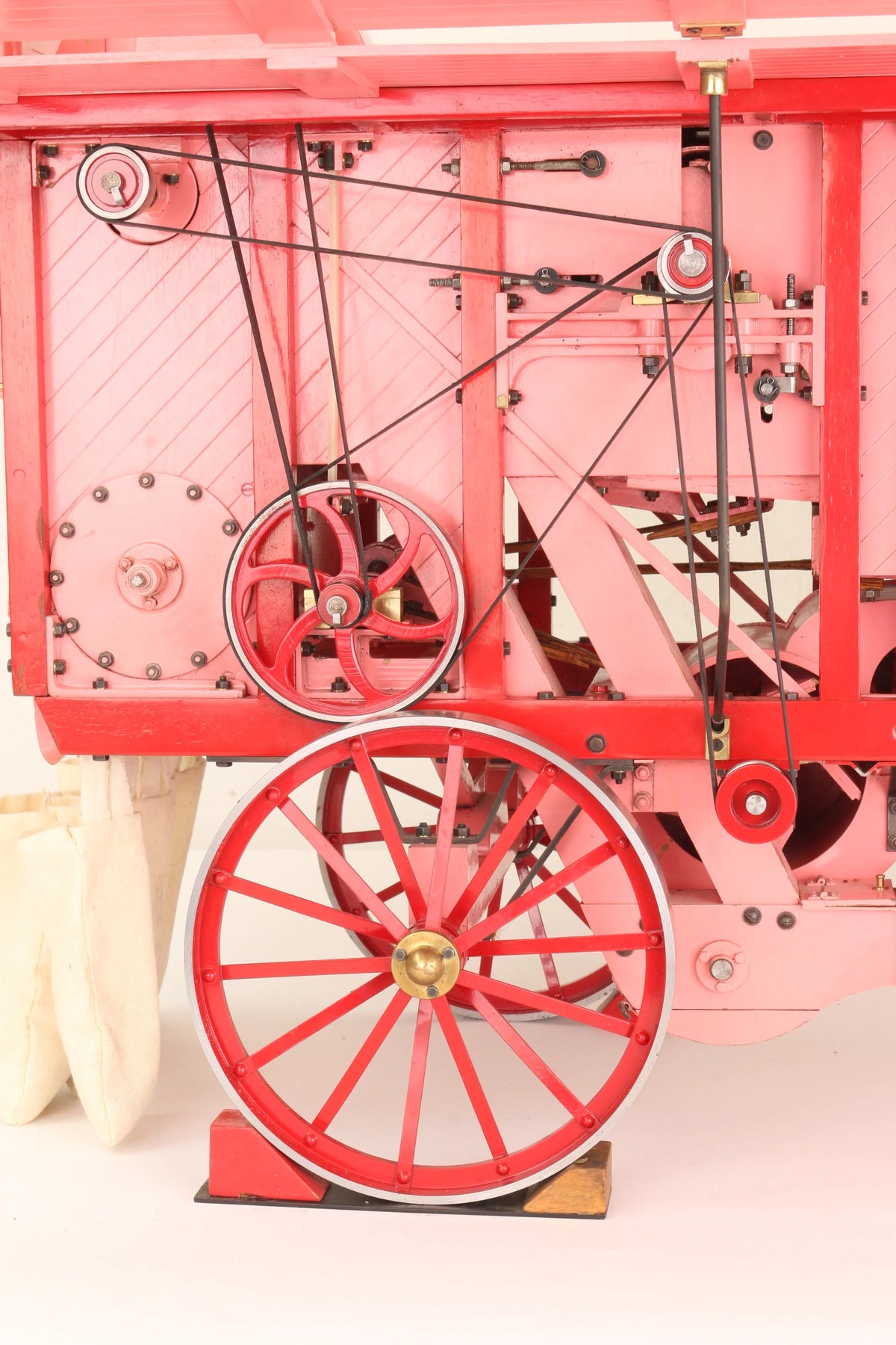 1 1/2 inch scale Ransomes threshing machine
