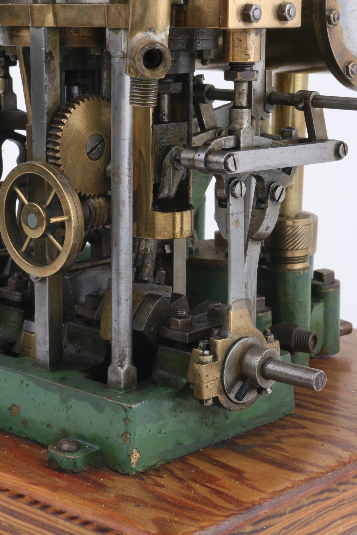 Reversing compound twin with condenser pump