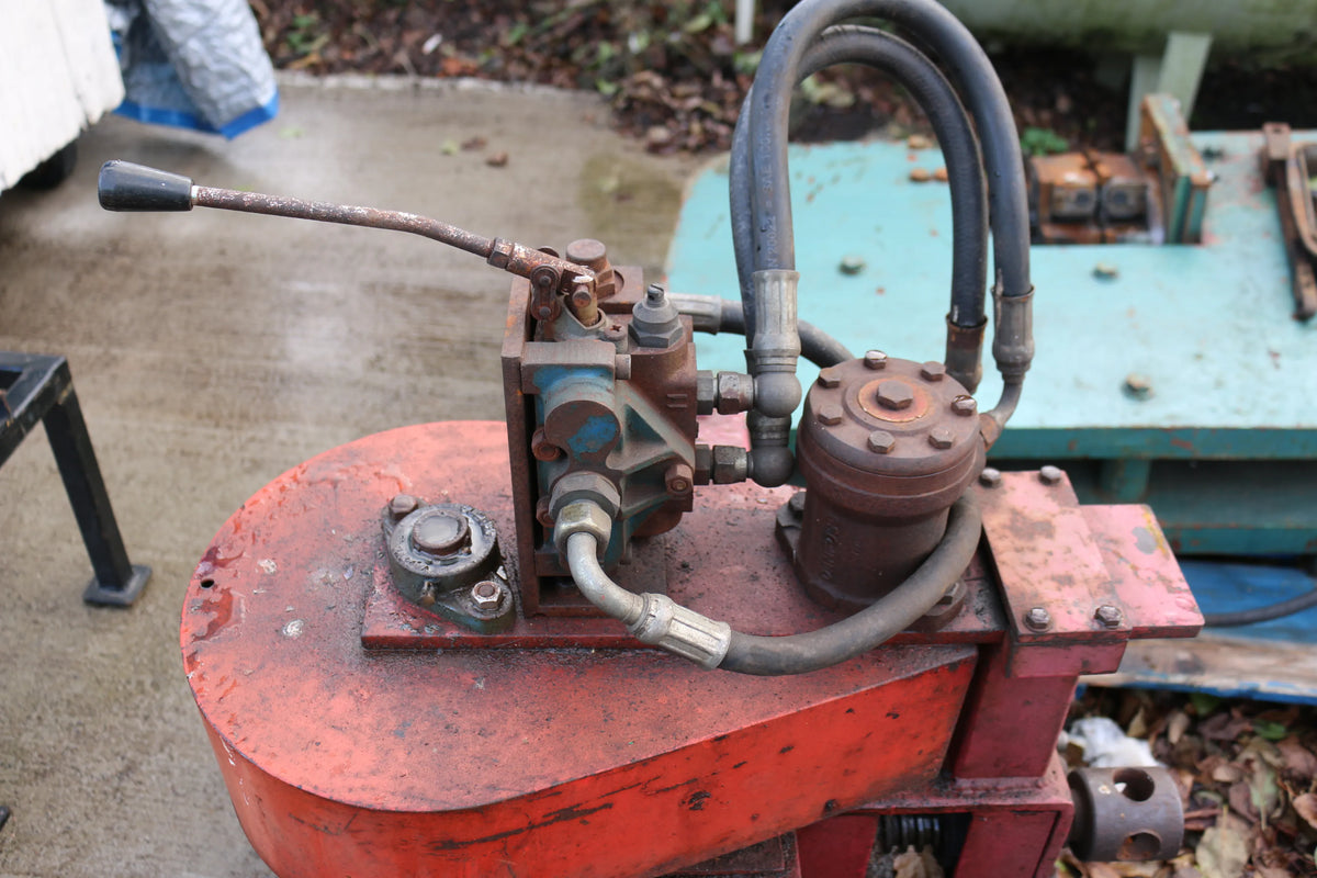 Hudson hydraulic powered rail bender