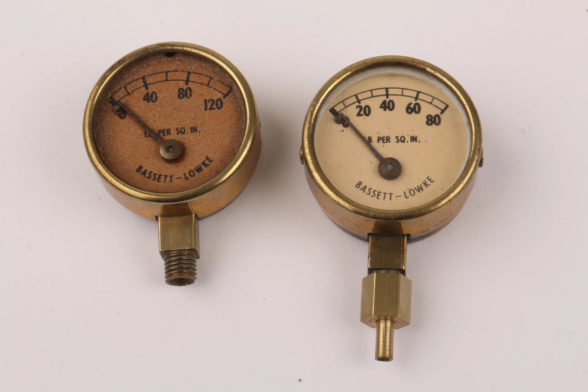 Four vintage Bassett Lowke pressure gauge