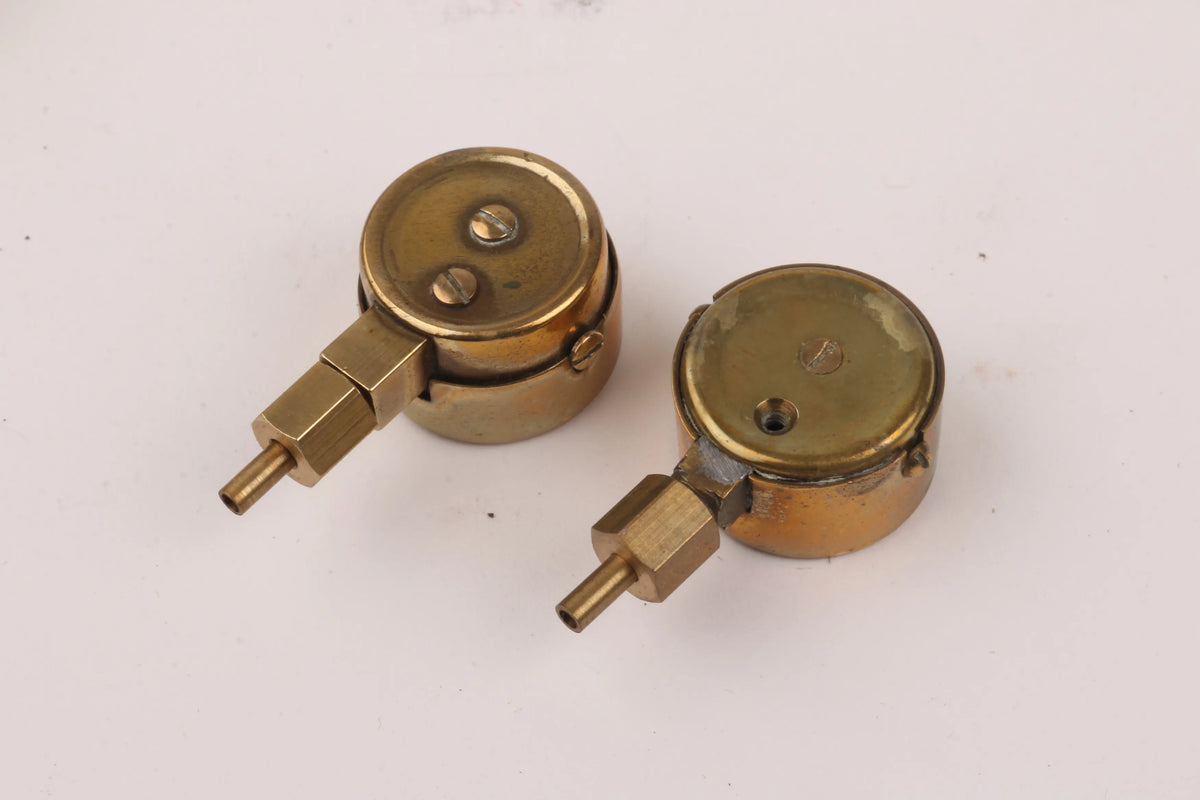 Four vintage Bassett Lowke pressure gauge