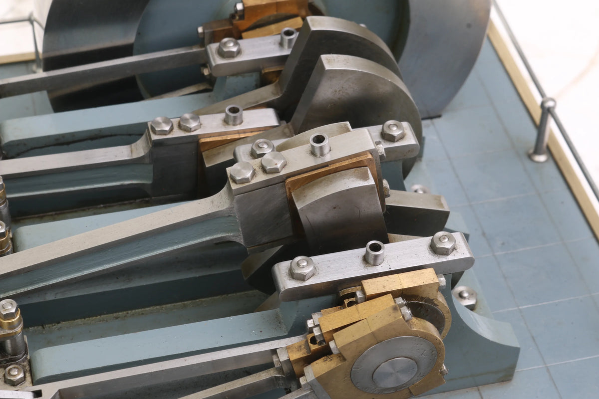 Horizontal twin mill engine with reversing gear