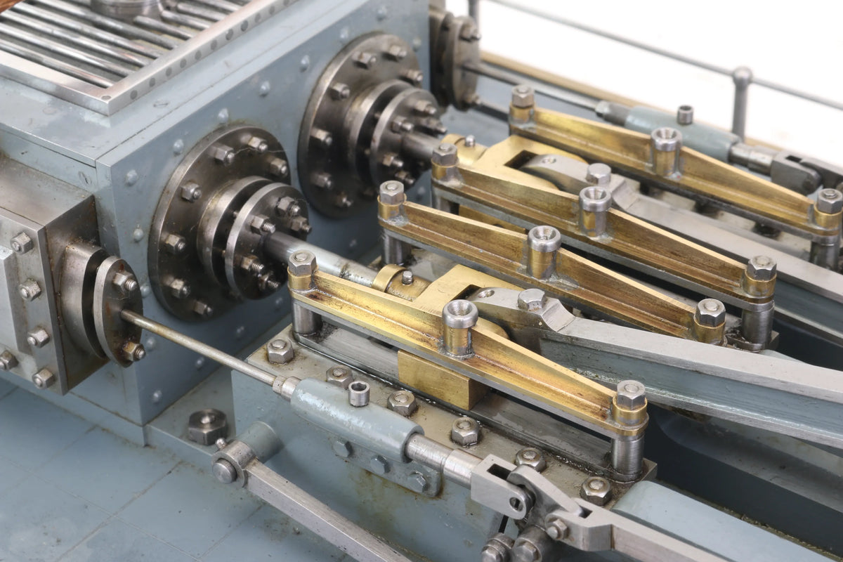 Horizontal twin mill engine with reversing gear