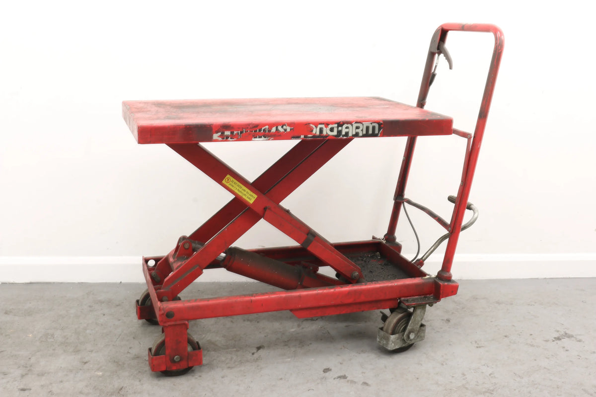Hydraulic lift bench