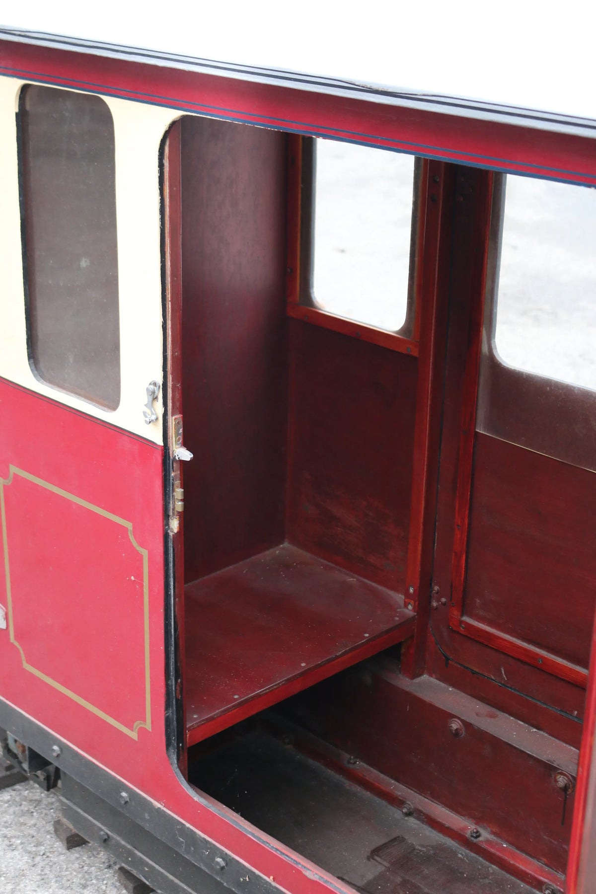 7 1/4 inch narrow gauge 1st & 2nd class bogie coach