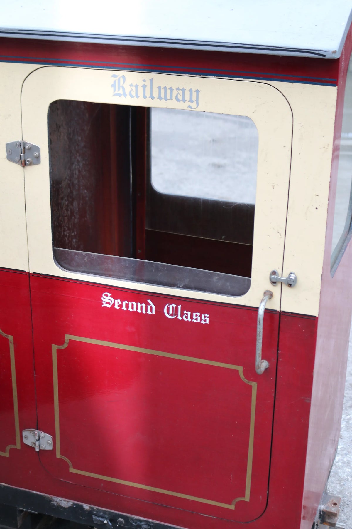 7 1/4 inch narrow gauge 1st & 2nd class bogie coach