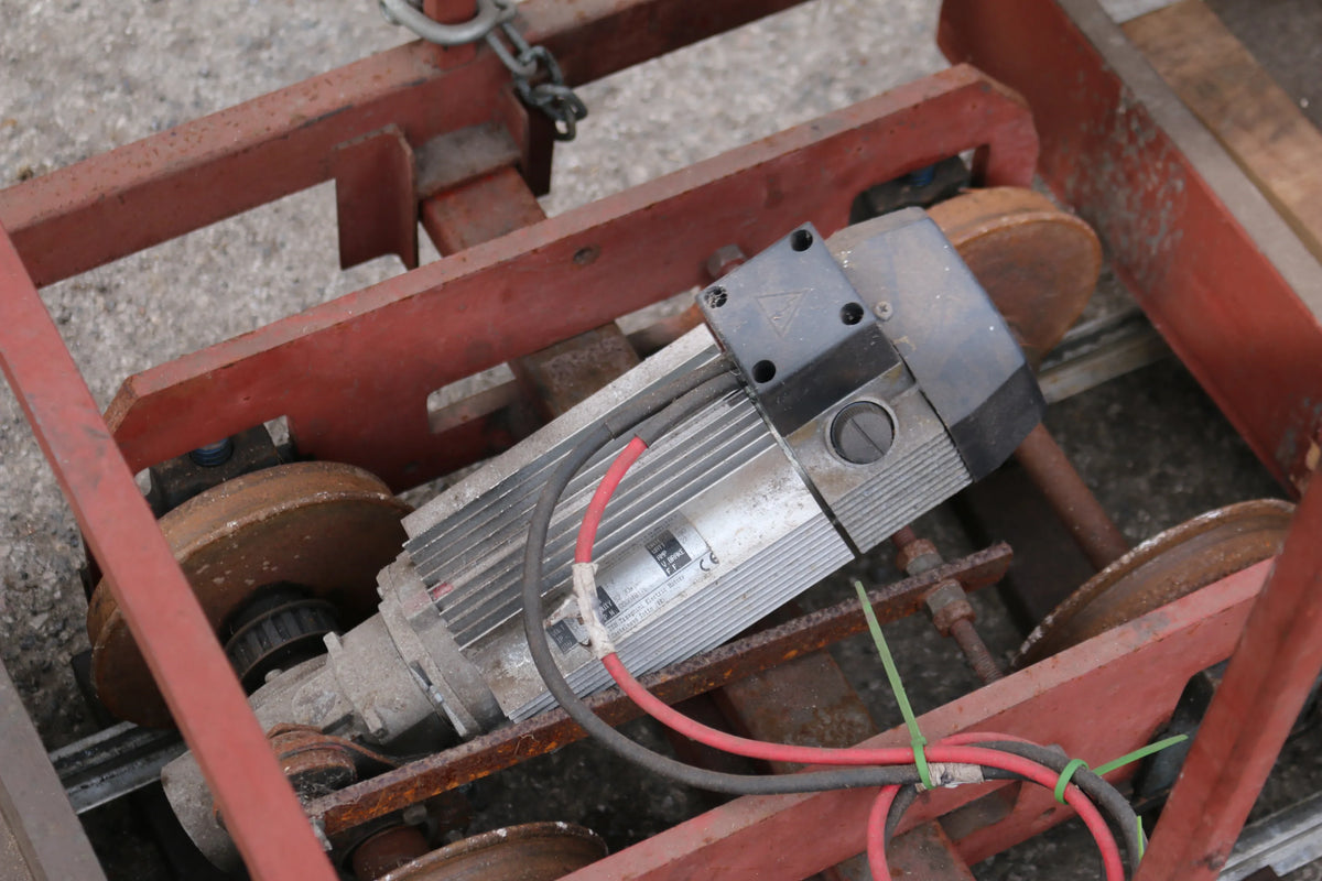 7 1/4 inch gauge battery-electric tram
