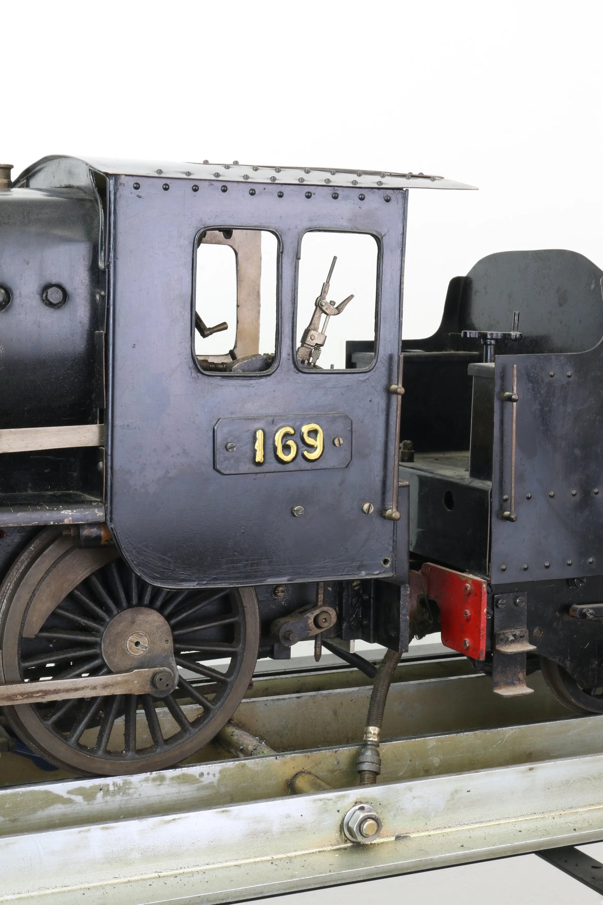 3 1/2 inch gauge Black 5