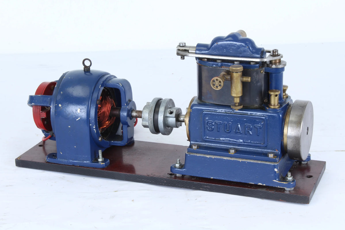 Stuart Sirius with generator