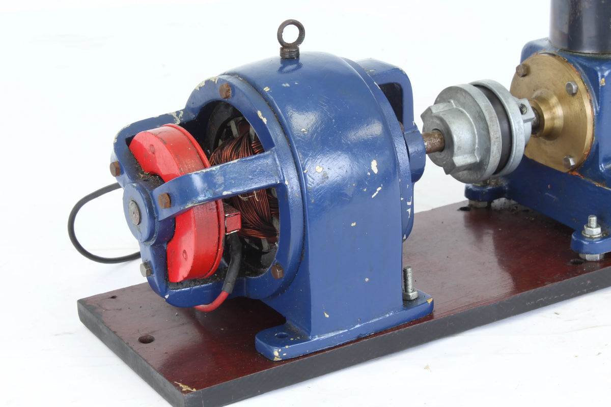 Stuart Sirius with generator