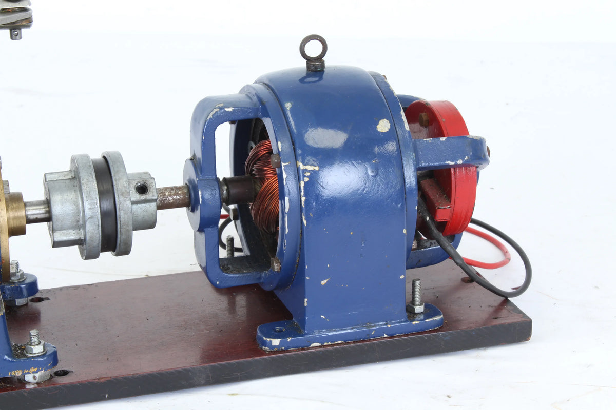 Stuart Sirius with generator