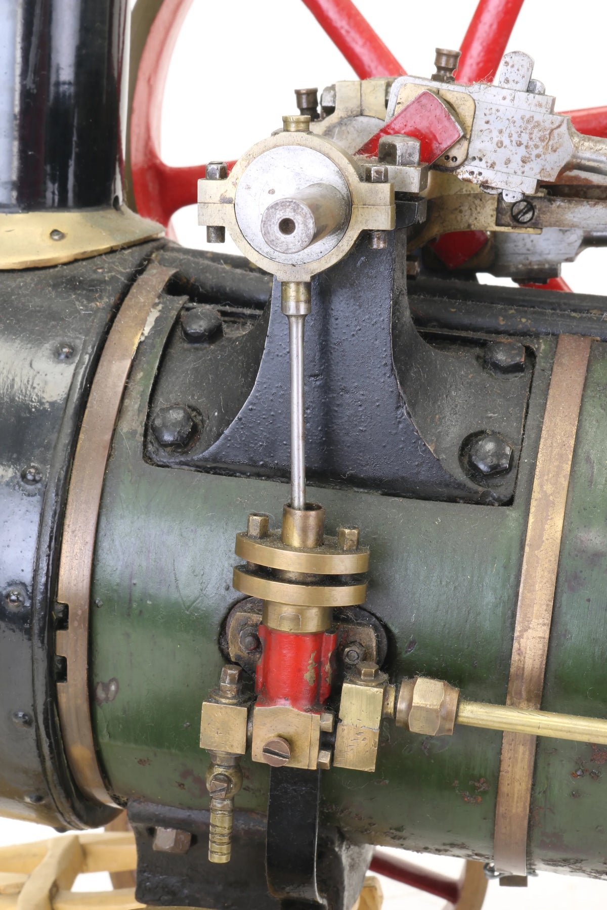 Twin cylinder portable engine